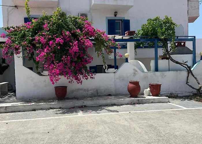 Mary Pensión Adamantas (Milos)